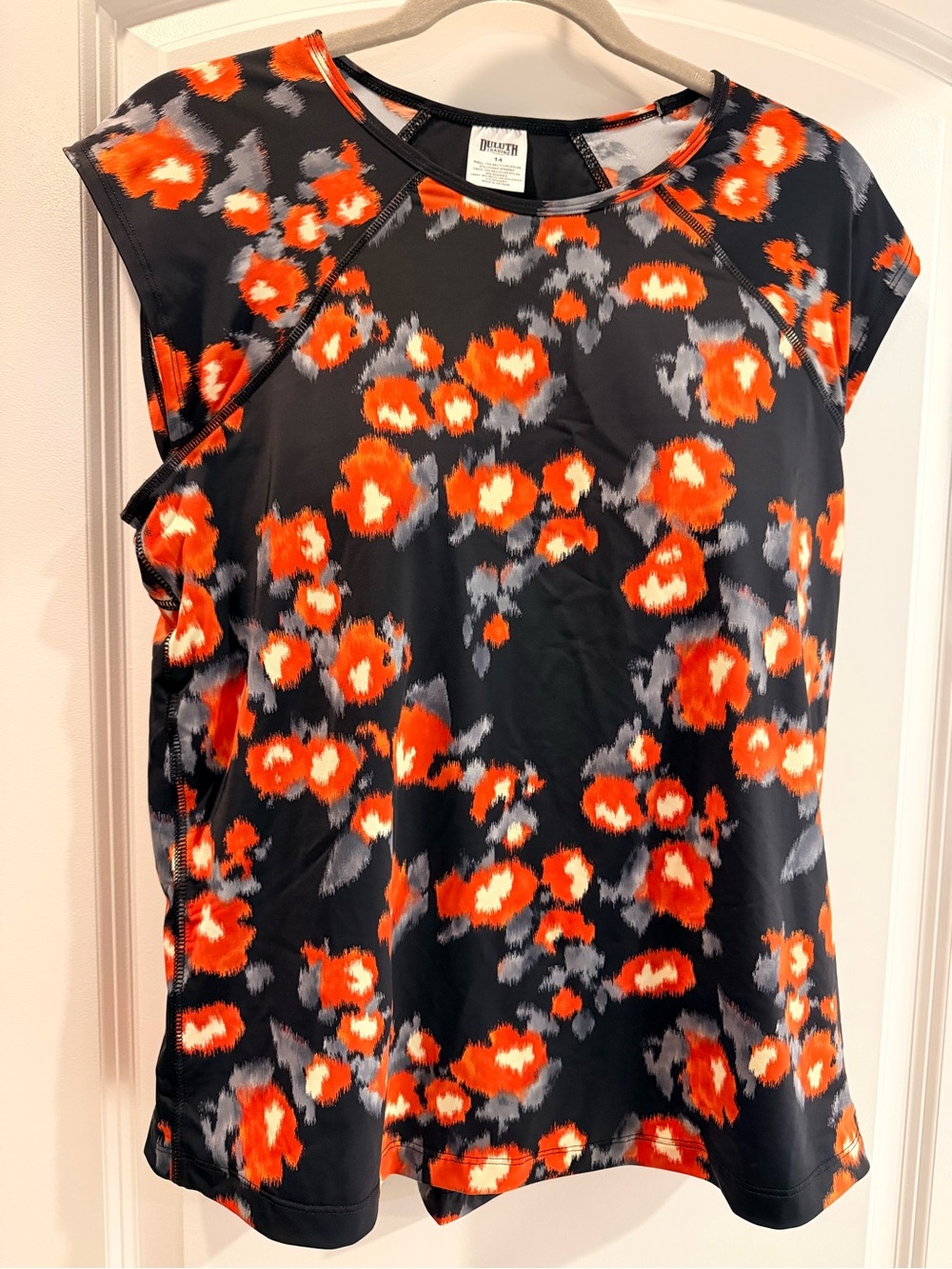LIKE NEW! Duluth Trading Co Black Floral Cap-Sleeve Swim top w/bra Sz 14